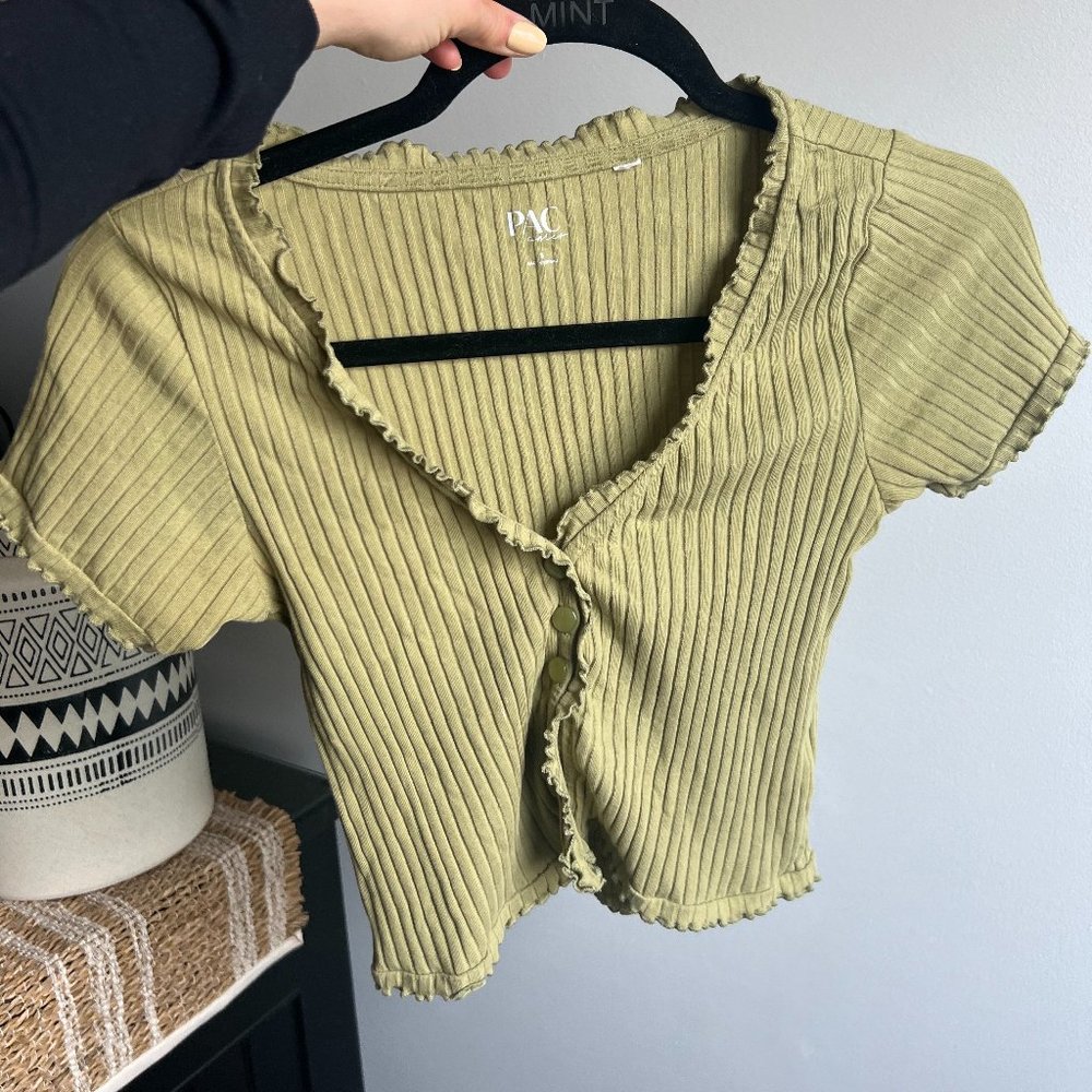 PAC SUN Green Ribbed Ruffled Top - Picture 1 of 2